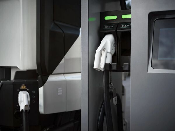 e-truck-charging-detail